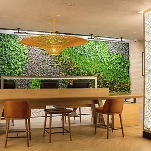 Hotell Ibis World Trade Centre ***