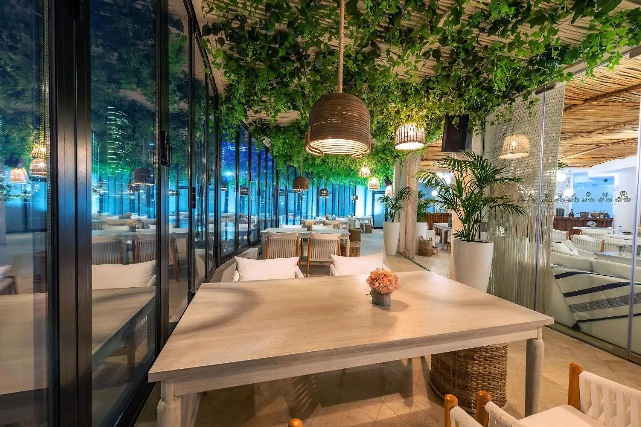 Le Meridien Abu Dhabi 5*,